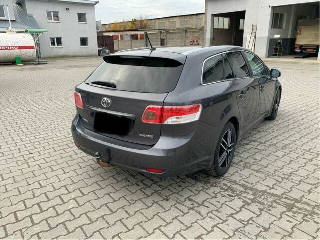Черный Тойота Авенсис, объемом двигателя 2 л и пробегом 320 тыс. км за 4300 $, фото 3 на Automoto.ua