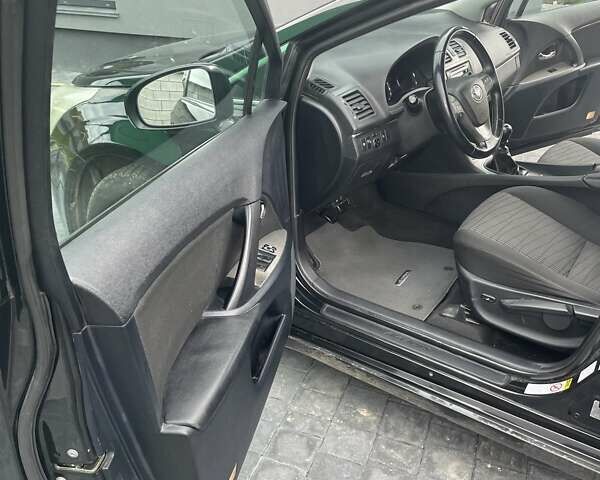 Черный Тойота Авенсис, объемом двигателя 2 л и пробегом 170 тыс. км за 9200 $, фото 13 на Automoto.ua