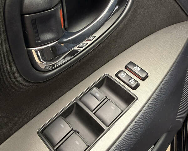 Черный Тойота Авенсис, объемом двигателя 2.2 л и пробегом 233 тыс. км за 9600 $, фото 13 на Automoto.ua