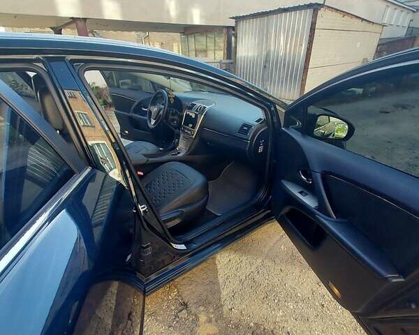 Черный Тойота Авенсис, объемом двигателя 2.2 л и пробегом 283 тыс. км за 9950 $, фото 5 на Automoto.ua