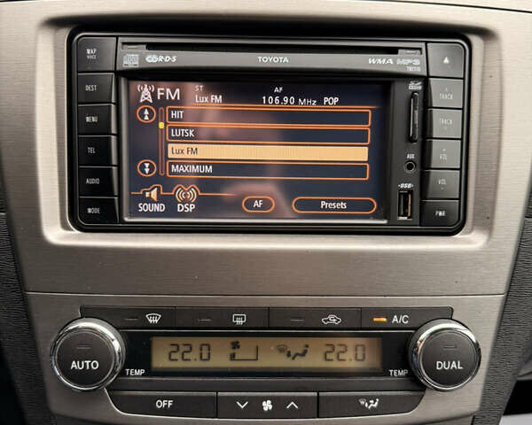 Черный Тойота Авенсис, объемом двигателя 2.2 л и пробегом 233 тыс. км за 9600 $, фото 10 на Automoto.ua