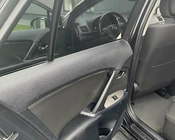 Черный Тойота Авенсис, объемом двигателя 2 л и пробегом 170 тыс. км за 9200 $, фото 10 на Automoto.ua