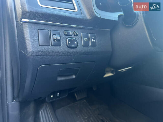 Черный Тойота Авенсис, объемом двигателя 2.23 л и пробегом 247 тыс. км за 13000 $, фото 24 на Automoto.ua