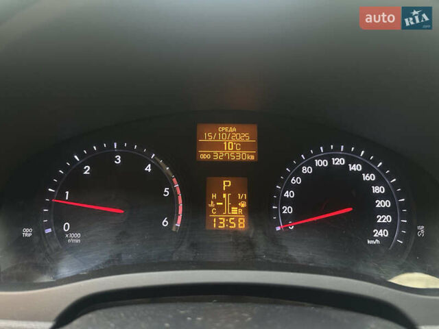 Черный Тойота Авенсис, объемом двигателя 2.23 л и пробегом 327 тыс. км за 8500 $, фото 11 на Automoto.ua