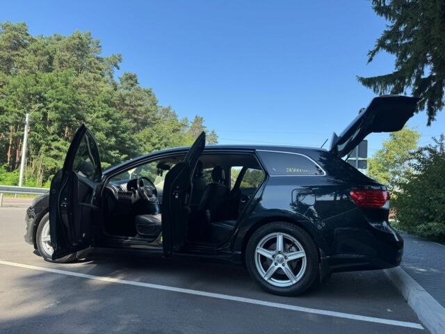 Черный Тойота Авенсис, объемом двигателя 0 л и пробегом 140 тыс. км за 10500 $, фото 11 на Automoto.ua