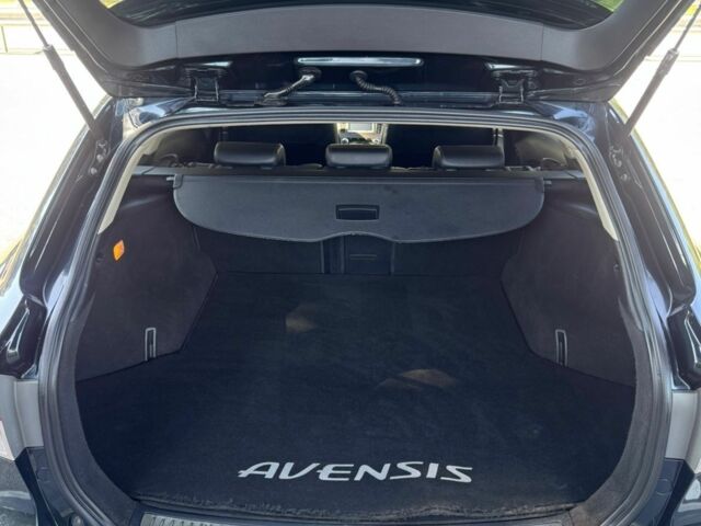 Черный Тойота Авенсис, объемом двигателя 0 л и пробегом 140 тыс. км за 10500 $, фото 13 на Automoto.ua