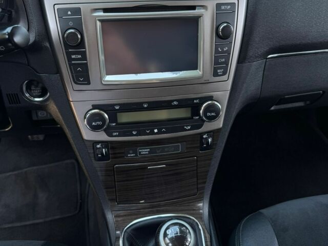 Черный Тойота Авенсис, объемом двигателя 0 л и пробегом 140 тыс. км за 10500 $, фото 5 на Automoto.ua