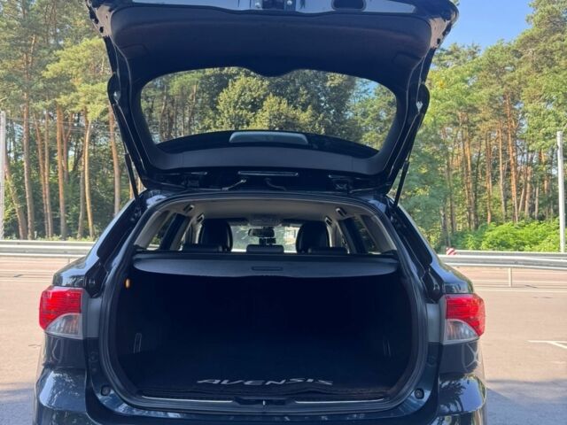 Черный Тойота Авенсис, объемом двигателя 0 л и пробегом 140 тыс. км за 10500 $, фото 15 на Automoto.ua