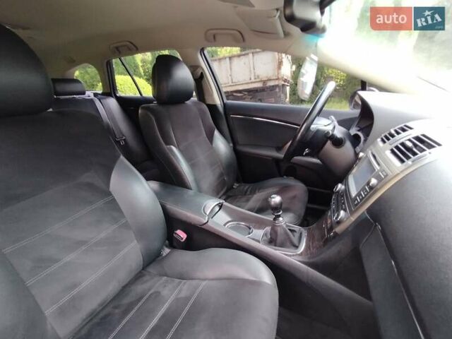 Черный Тойота Авенсис, объемом двигателя 2.2 л и пробегом 235 тыс. км за 10999 $, фото 16 на Automoto.ua