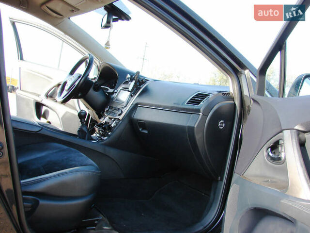 Черный Тойота Авенсис, объемом двигателя 2 л и пробегом 265 тыс. км за 14700 $, фото 16 на Automoto.ua