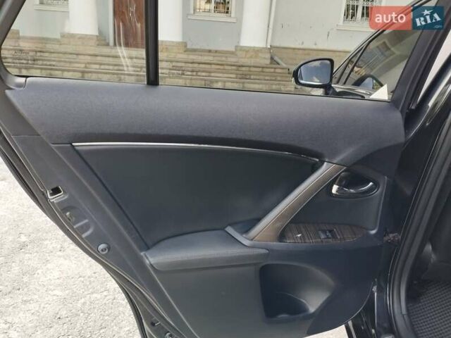 Черный Тойота Авенсис, объемом двигателя 2.2 л и пробегом 235 тыс. км за 10999 $, фото 13 на Automoto.ua