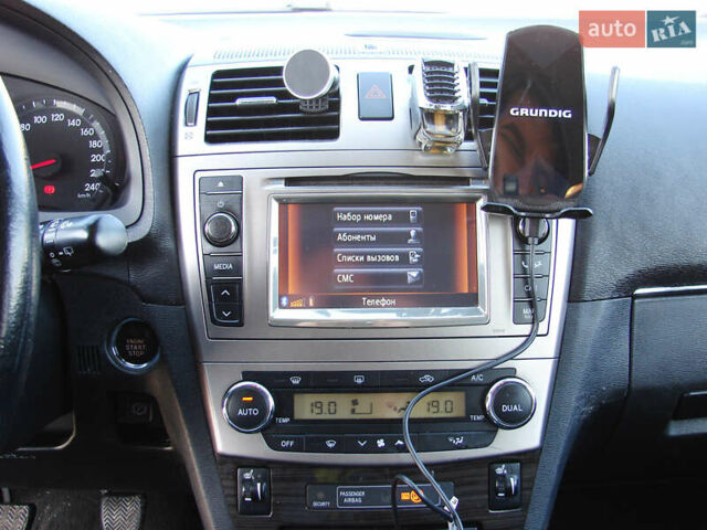 Черный Тойота Авенсис, объемом двигателя 2 л и пробегом 265 тыс. км за 14700 $, фото 18 на Automoto.ua