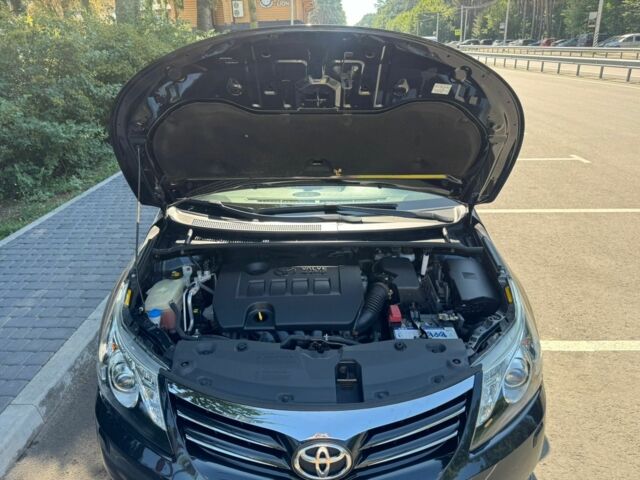 Черный Тойота Авенсис, объемом двигателя 0 л и пробегом 140 тыс. км за 10500 $, фото 2 на Automoto.ua