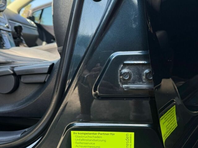 Черный Тойота Авенсис, объемом двигателя 0 л и пробегом 140 тыс. км за 10500 $, фото 10 на Automoto.ua