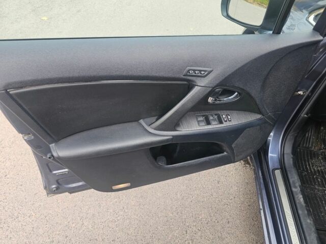 Черный Тойота Авенсис, объемом двигателя 2.2 л и пробегом 263 тыс. км за 4900 $, фото 14 на Automoto.ua