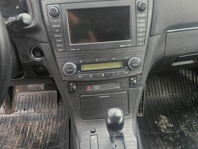 Черный Тойота Авенсис, объемом двигателя 2.2 л и пробегом 263 тыс. км за 4900 $, фото 12 на Automoto.ua