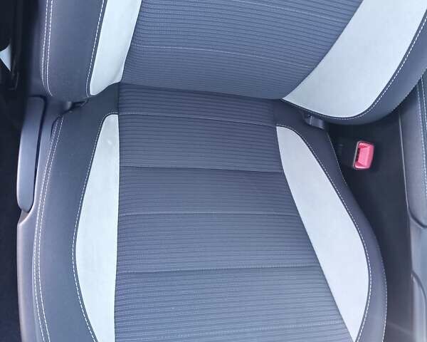 Чорний Тойота Авенсіс, об'ємом двигуна 2 л та пробігом 239 тис. км за 15500 $, фото 9 на Automoto.ua