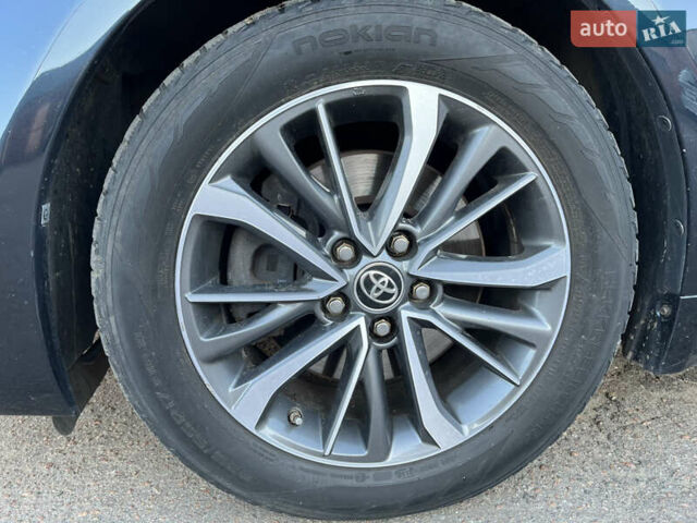Черный Тойота Авенсис, объемом двигателя 2 л и пробегом 272 тыс. км за 11999 $, фото 15 на Automoto.ua