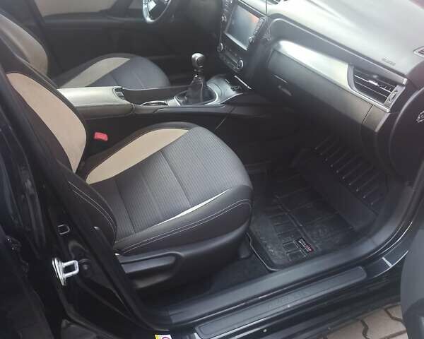 Черный Тойота Авенсис, объемом двигателя 1.6 л и пробегом 120 тыс. км за 13500 $, фото 12 на Automoto.ua