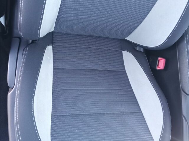 Чорний Тойота Авенсіс, об'ємом двигуна 2 л та пробігом 238 тис. км за 13600 $, фото 17 на Automoto.ua