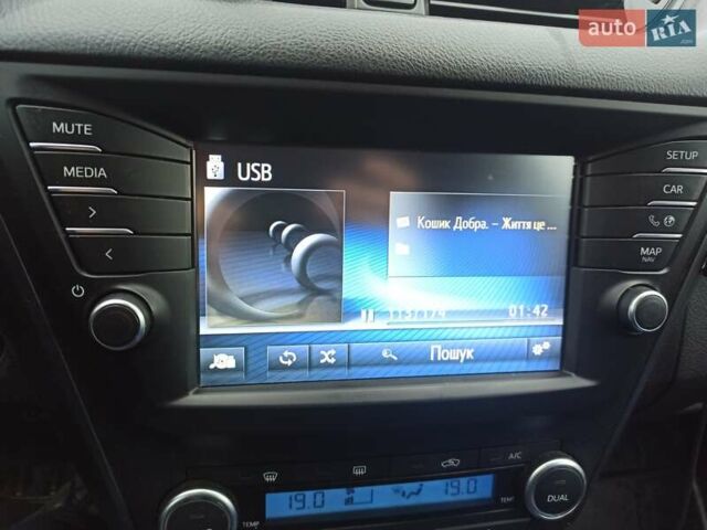 Черный Тойота Авенсис, объемом двигателя 1.6 л и пробегом 120 тыс. км за 13500 $, фото 20 на Automoto.ua