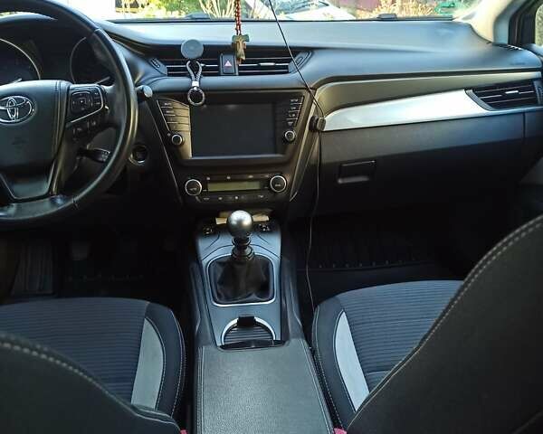 Черный Тойота Авенсис, объемом двигателя 1.6 л и пробегом 120 тыс. км за 13500 $, фото 16 на Automoto.ua