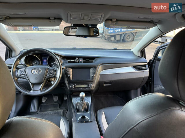 Черный Тойота Авенсис, объемом двигателя 2 л и пробегом 272 тыс. км за 11999 $, фото 1 на Automoto.ua