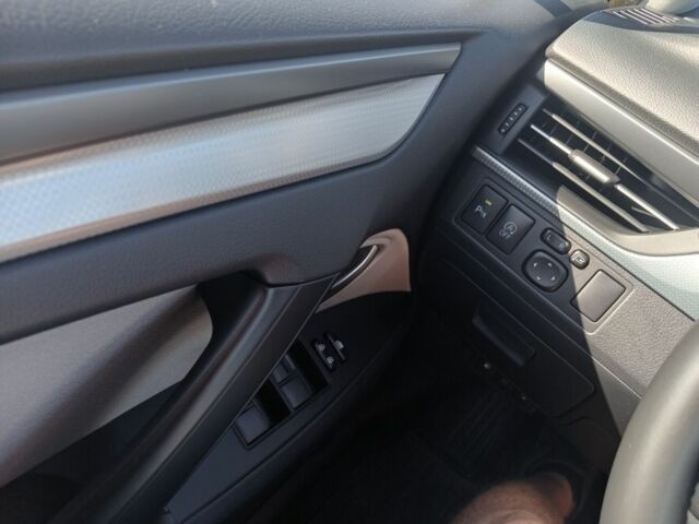 Чорний Тойота Авенсіс, об'ємом двигуна 2 л та пробігом 238 тис. км за 13600 $, фото 21 на Automoto.ua