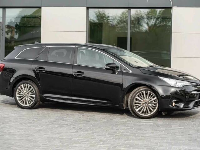 Черный Тойота Авенсис, объемом двигателя 0 л и пробегом 110 тыс. км за 12500 $, фото 3 на Automoto.ua