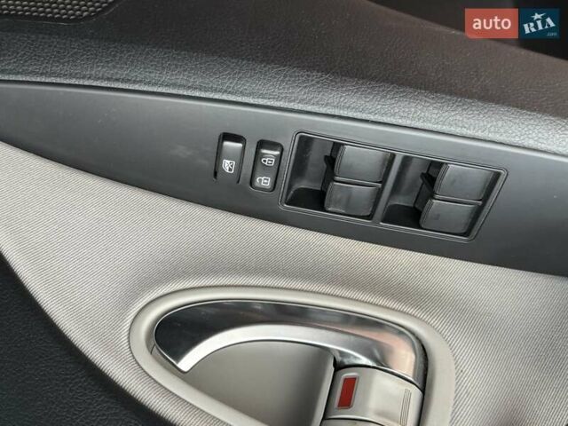 Черный Тойота Авенсис, объемом двигателя 2 л и пробегом 251 тыс. км за 13900 $, фото 19 на Automoto.ua