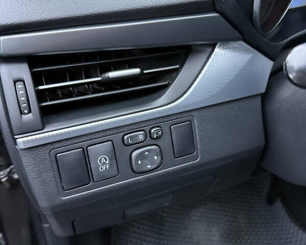 Черный Тойота Авенсис, объемом двигателя 2 л и пробегом 212 тыс. км за 13750 $, фото 15 на Automoto.ua