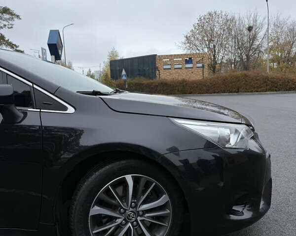 Черный Тойота Авенсис, объемом двигателя 2 л и пробегом 212 тыс. км за 13750 $, фото 8 на Automoto.ua