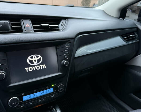 Черный Тойота Авенсис, объемом двигателя 2 л и пробегом 212 тыс. км за 13750 $, фото 12 на Automoto.ua