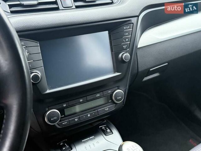 Черный Тойота Авенсис, объемом двигателя 2 л и пробегом 251 тыс. км за 13900 $, фото 14 на Automoto.ua