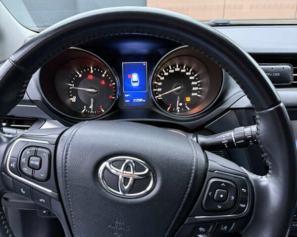 Черный Тойота Авенсис, объемом двигателя 2 л и пробегом 212 тыс. км за 13750 $, фото 14 на Automoto.ua