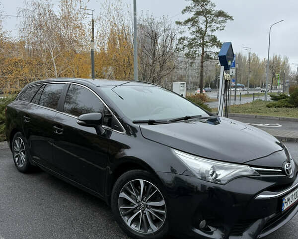 Черный Тойота Авенсис, объемом двигателя 2 л и пробегом 212 тыс. км за 13750 $, фото 1 на Automoto.ua