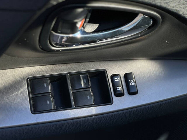 Черный Тойота Авенсис, объемом двигателя 2 л и пробегом 223 тыс. км за 9700 $, фото 5 на Automoto.ua