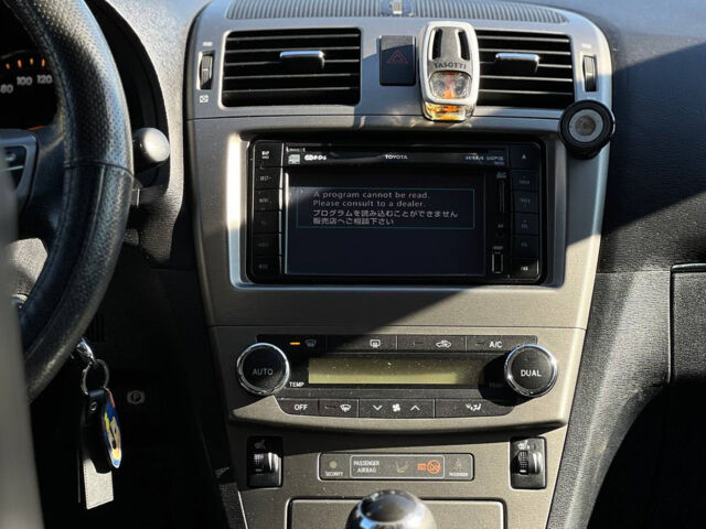 Черный Тойота Авенсис, объемом двигателя 2 л и пробегом 223 тыс. км за 9700 $, фото 9 на Automoto.ua