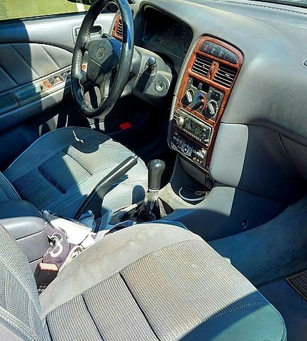 Черный Тойота Авенсис, объемом двигателя 1.8 л и пробегом 250 тыс. км за 2700 $, фото 2 на Automoto.ua