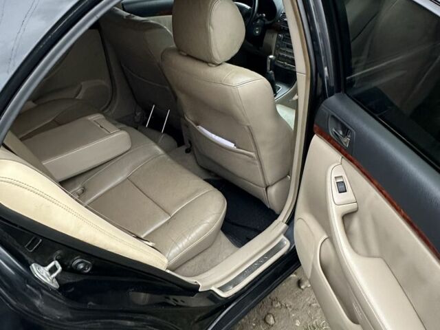 Чорний Тойота Авенсіс, об'ємом двигуна 2 л та пробігом 250 тис. км за 4700 $, фото 11 на Automoto.ua