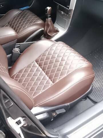 Черный Тойота Авенсис, объемом двигателя 2 л и пробегом 278 тыс. км за 6300 $, фото 16 на Automoto.ua