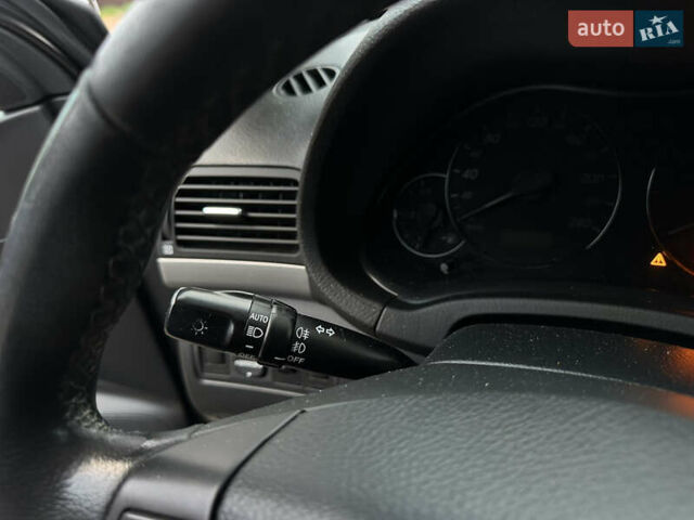 Чорний Тойота Авенсіс, об'ємом двигуна 2 л та пробігом 264 тис. км за 7500 $, фото 34 на Automoto.ua