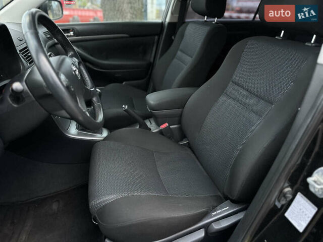 Чорний Тойота Авенсіс, об'ємом двигуна 2 л та пробігом 264 тис. км за 7500 $, фото 28 на Automoto.ua