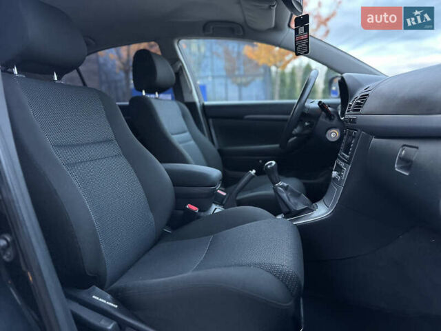 Чорний Тойота Авенсіс, об'ємом двигуна 2 л та пробігом 264 тис. км за 7500 $, фото 53 на Automoto.ua