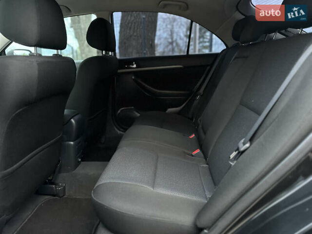 Чорний Тойота Авенсіс, об'ємом двигуна 2 л та пробігом 264 тис. км за 7500 $, фото 42 на Automoto.ua