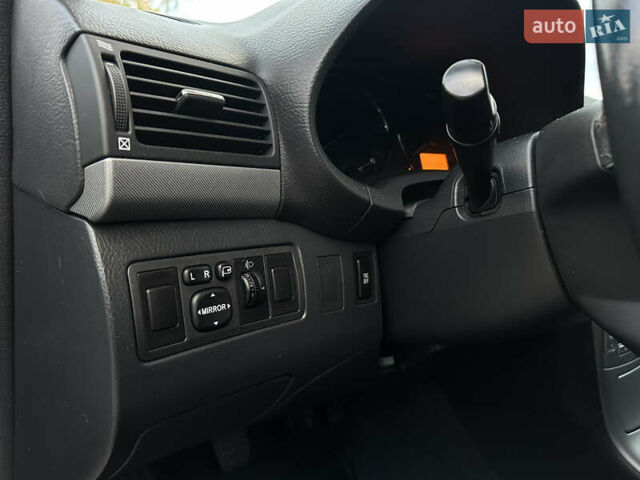 Чорний Тойота Авенсіс, об'ємом двигуна 2 л та пробігом 264 тис. км за 7500 $, фото 26 на Automoto.ua