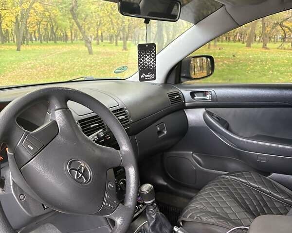 Черный Тойота Авенсис, объемом двигателя 2 л и пробегом 235 тыс. км за 6000 $, фото 7 на Automoto.ua