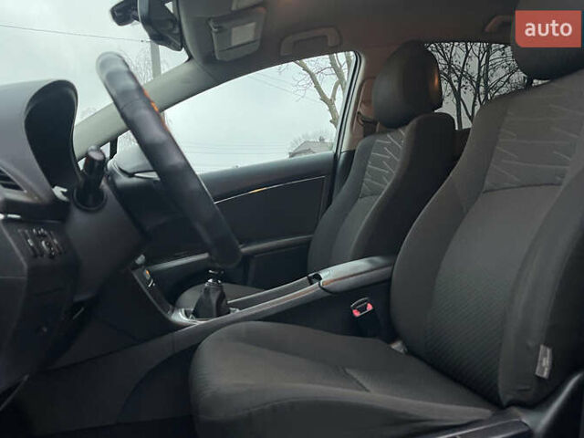 Фіолетовий Тойота Авенсіс, об'ємом двигуна 2.23 л та пробігом 320 тис. км за 8100 $, фото 8 на Automoto.ua