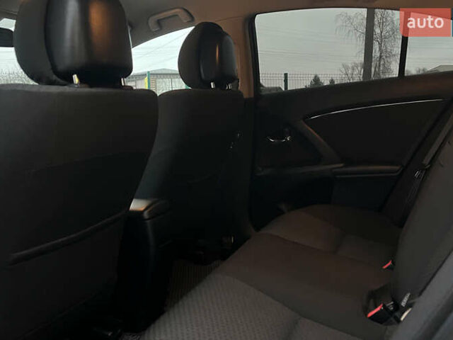 Фіолетовий Тойота Авенсіс, об'ємом двигуна 2.23 л та пробігом 320 тис. км за 8100 $, фото 20 на Automoto.ua