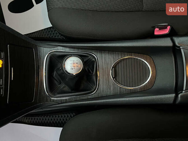 Фіолетовий Тойота Авенсіс, об'ємом двигуна 2.23 л та пробігом 320 тис. км за 8100 $, фото 15 на Automoto.ua